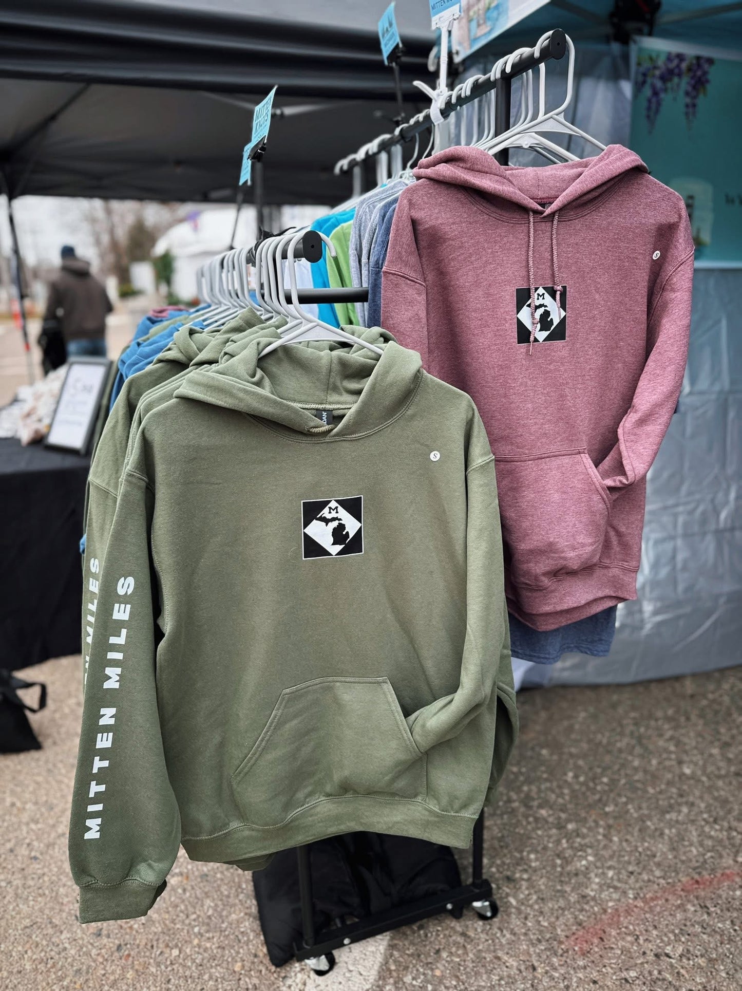 Michigan M-Road Sign Unisex Heavy Blend Hooded Sweatshirt